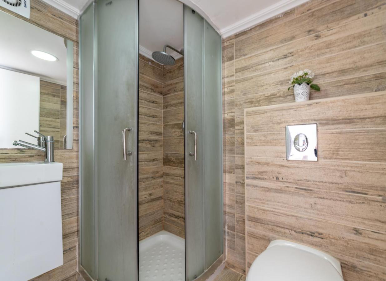 Paamonim Studios (Adults Only) Jerusalem Exteriör bild